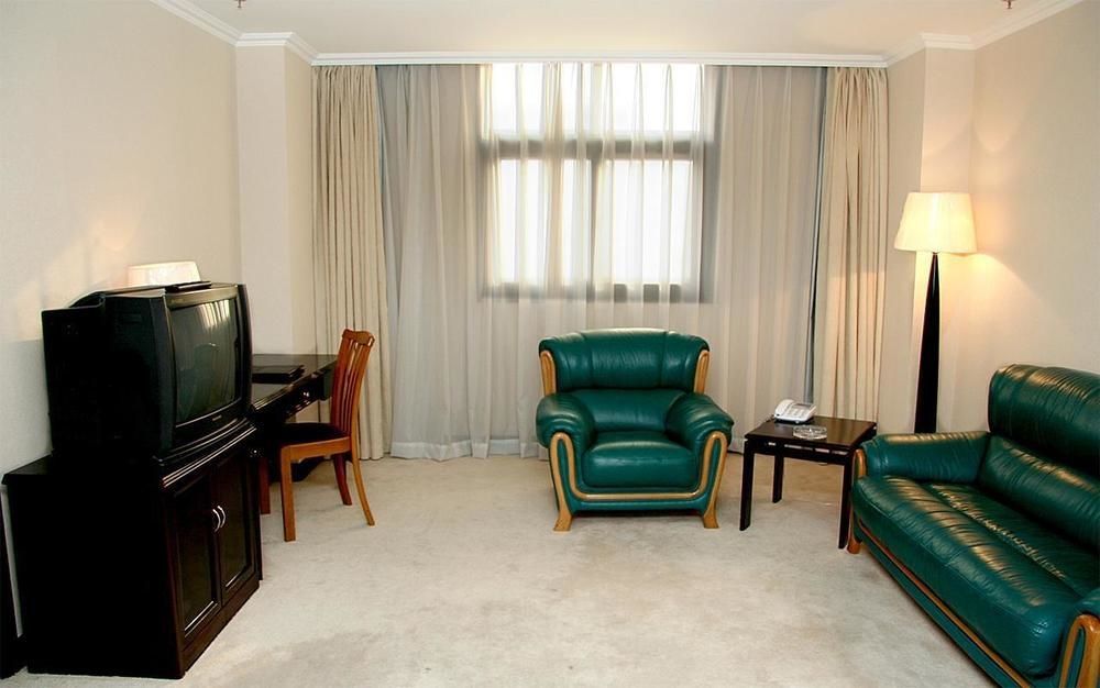Qinglan Plaza Hotel Beijing Exterior photo